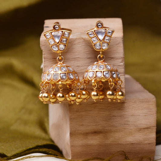 Kundan Jewelry: A Classic Gift for Every Woman