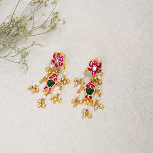 Silvernika Kundan and Pearl Chandbali earring