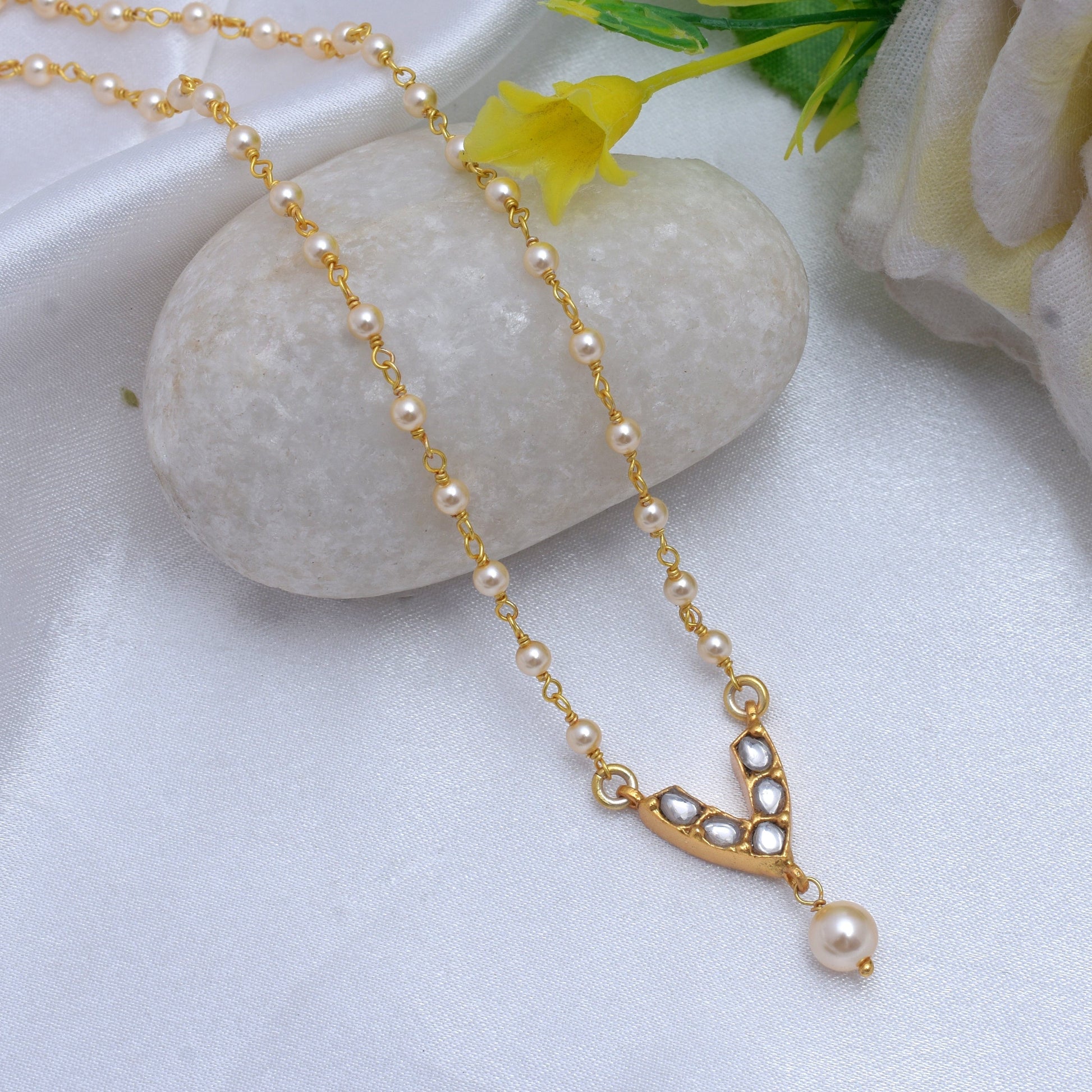 Silvernika V Style Chain Pandant